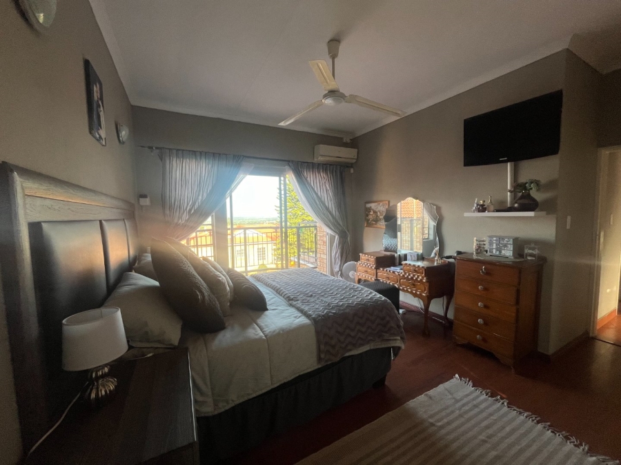 4 Bedroom Property for Sale in Safari Gardens North West